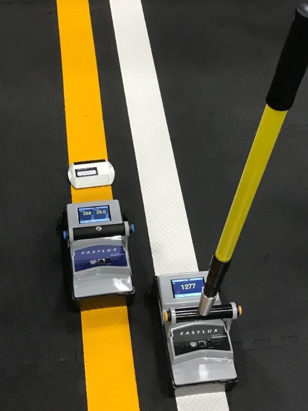 Retroreflector / Easylux MINI is a retroreflectometer handheld / compact / small / hand baggage