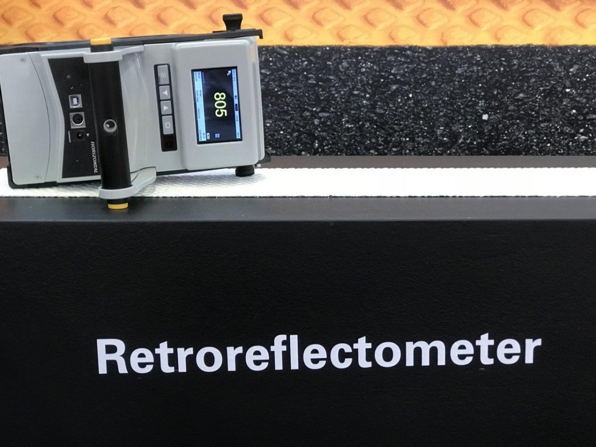 Retroreflectometers - designed with focus on simplicity and practicality / Price / Sales / Rent and Handheld